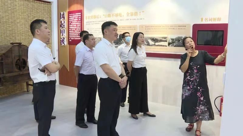 2021-6-29港口镇开展“我为党旗添光彩”主题党日活动002.jpg