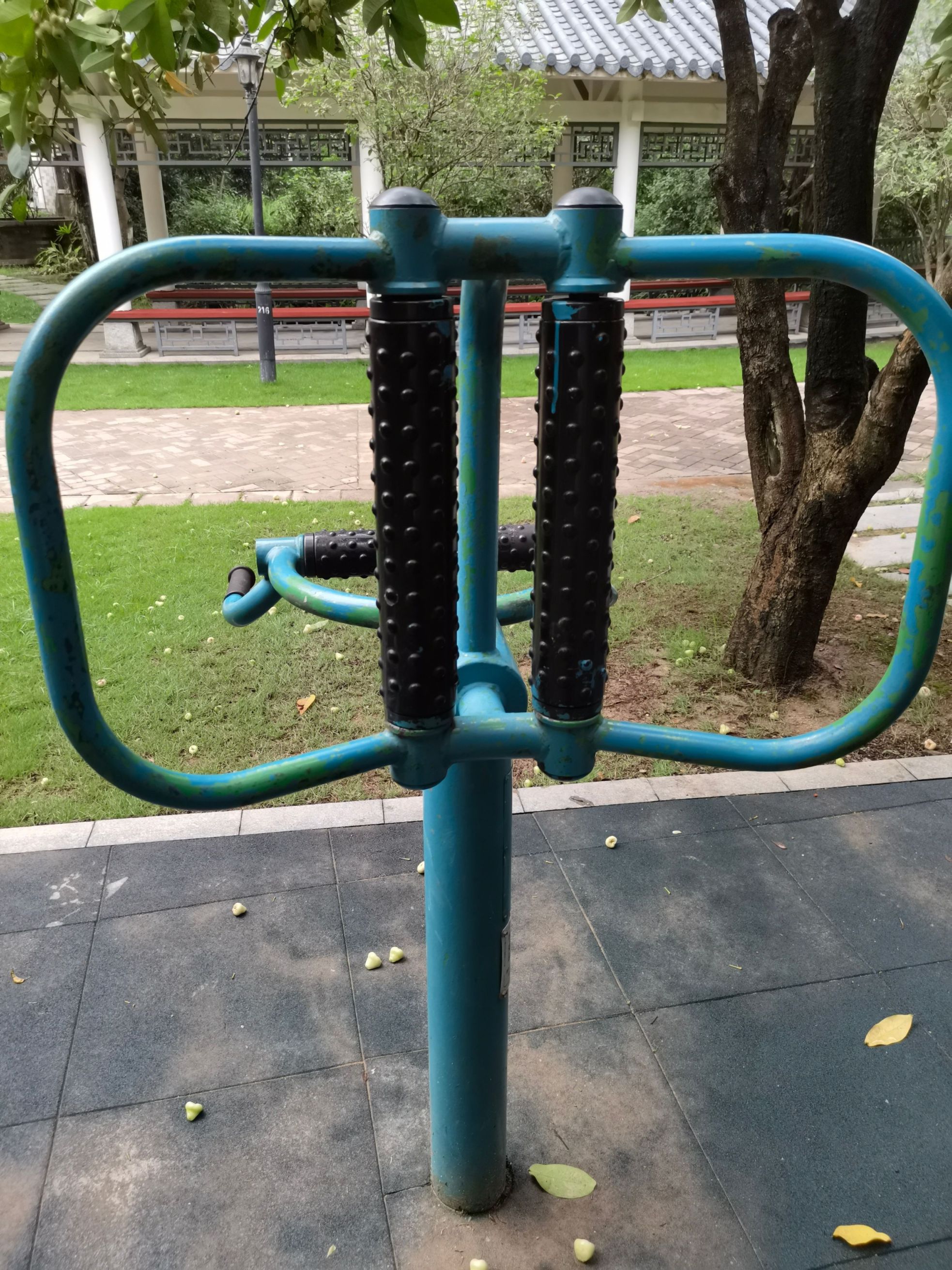 腰背按摩器 科城山庄峻和园南门硅PU球场项目(图9)
