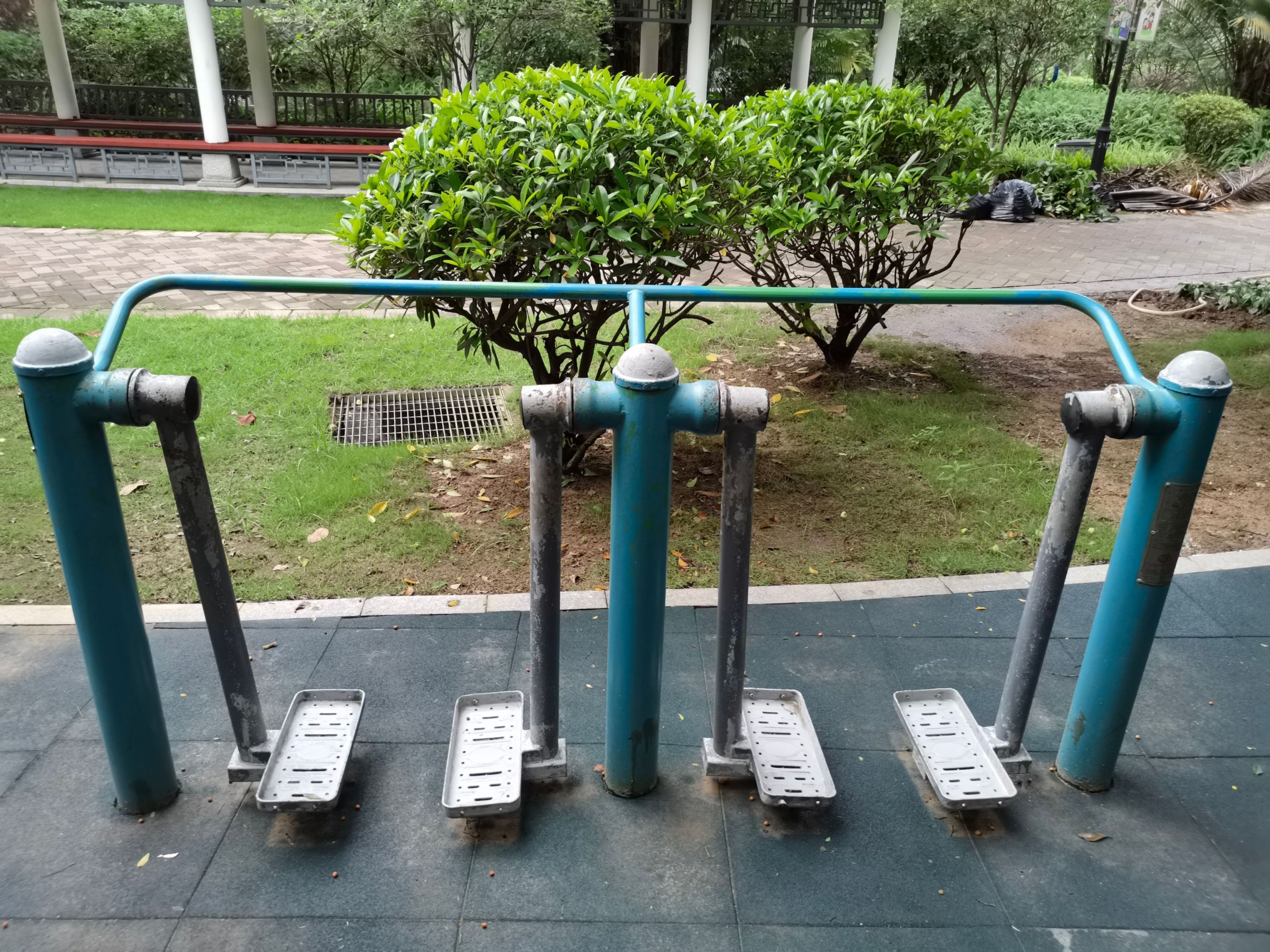 双联漫步机 科城山庄峻和园南门硅PU球场项目(图13)