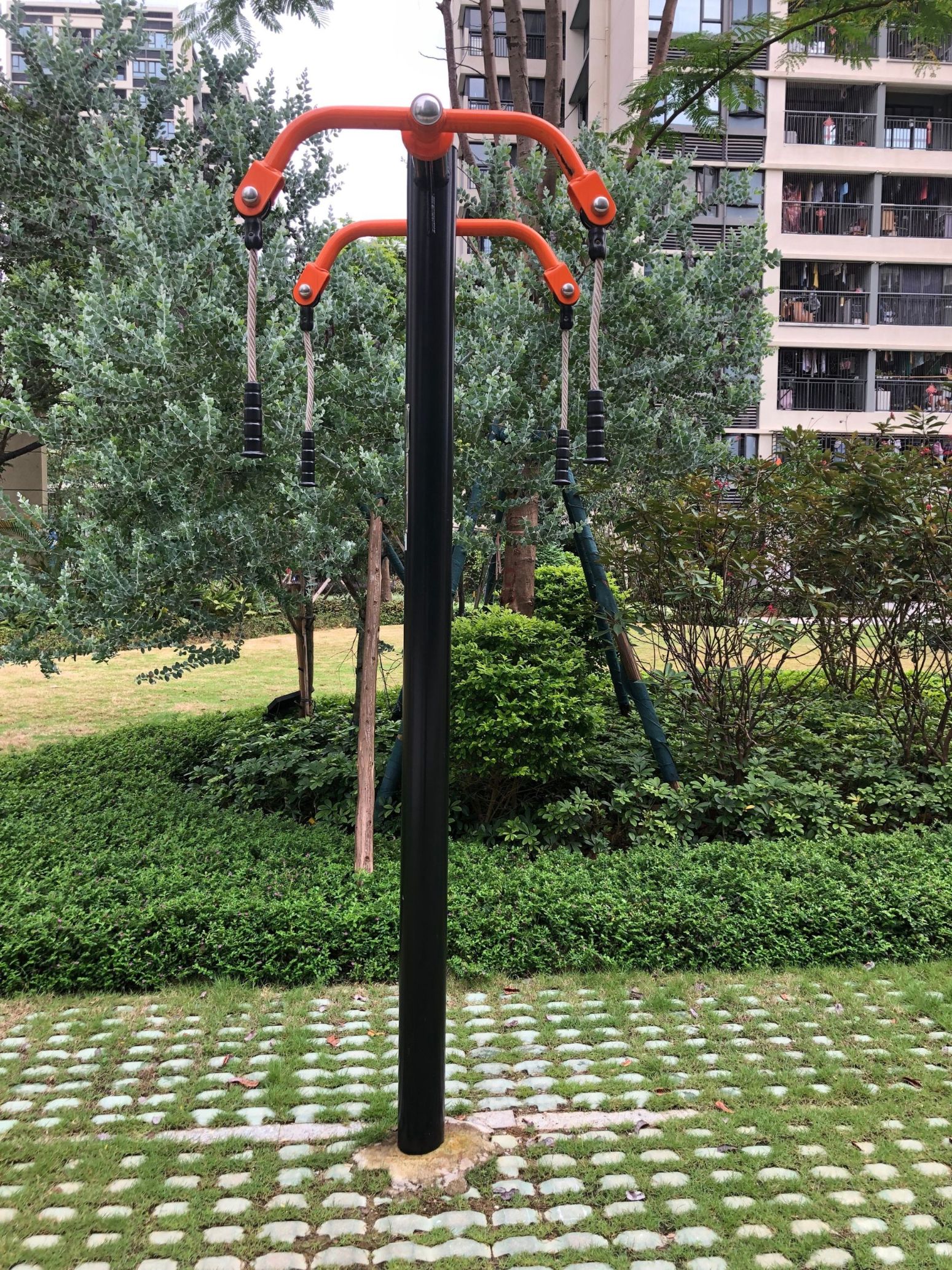幸福悦花园A15栋前硅PU球场项目(图9)