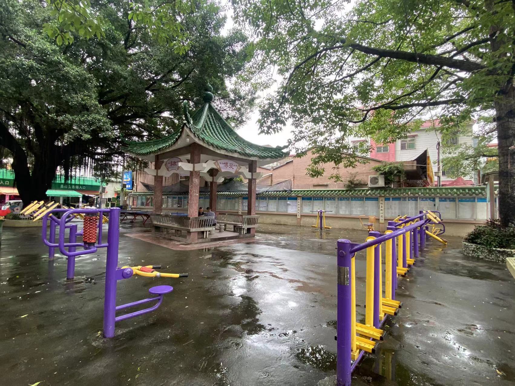 石岐街道员峰市场健身苑硅PU球场项目(图1)
