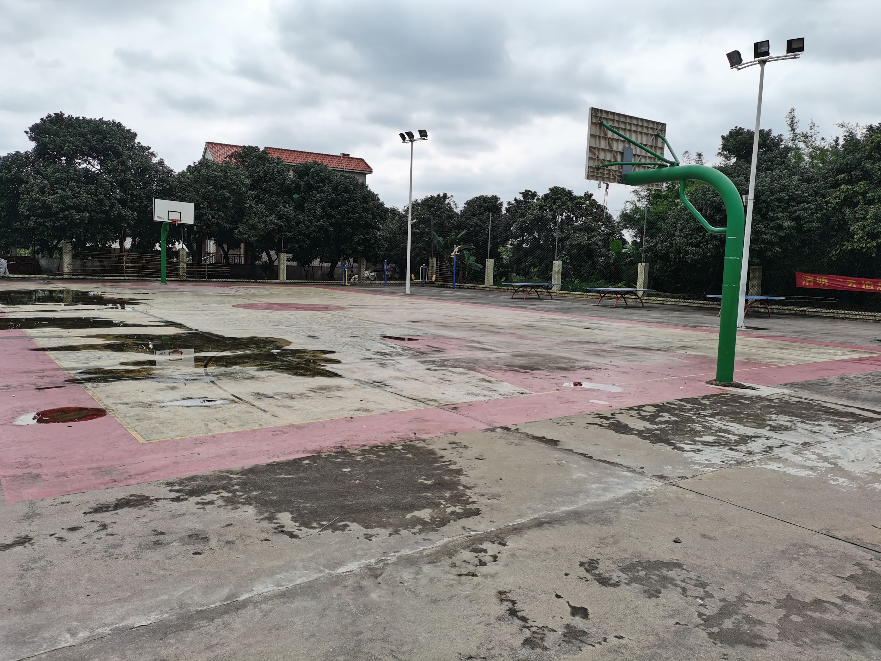 沙栏爱民灯光球场硅PU球场项目(图1)
