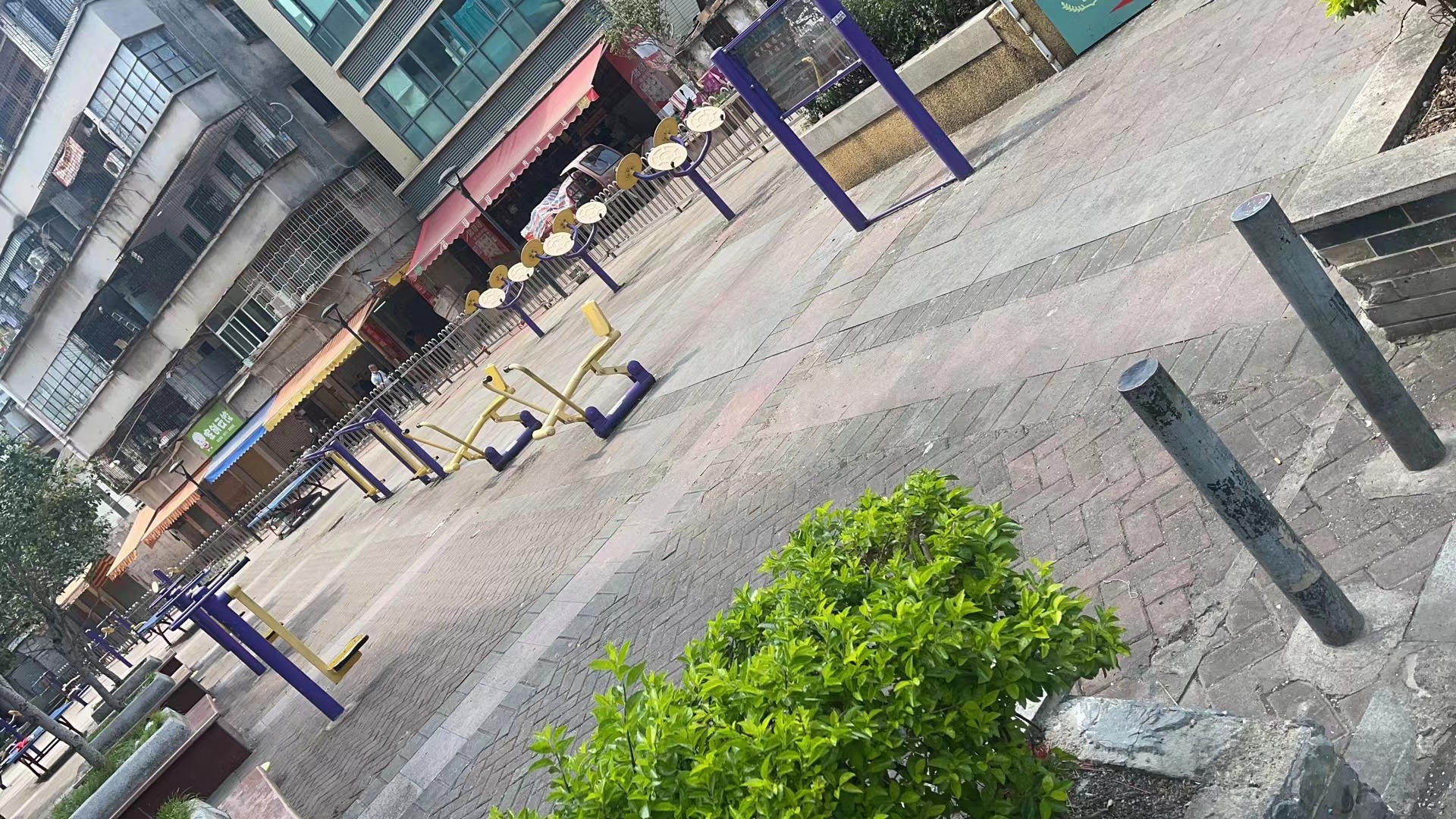 石岐街道悦来中路休闲区硅PU球场项目(图1)
