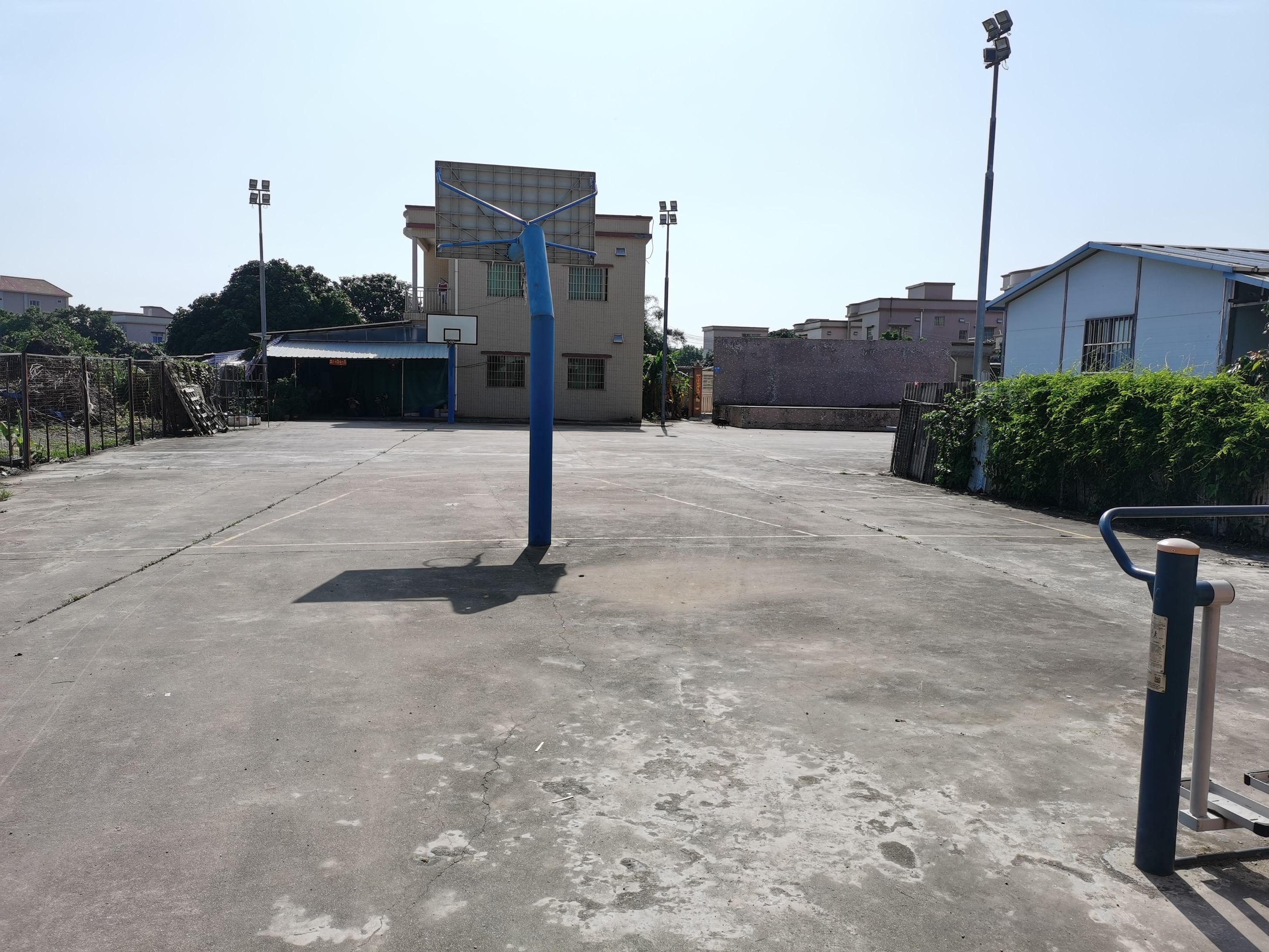 蟠龙潮源健身苑硅PU球场项目(图1)