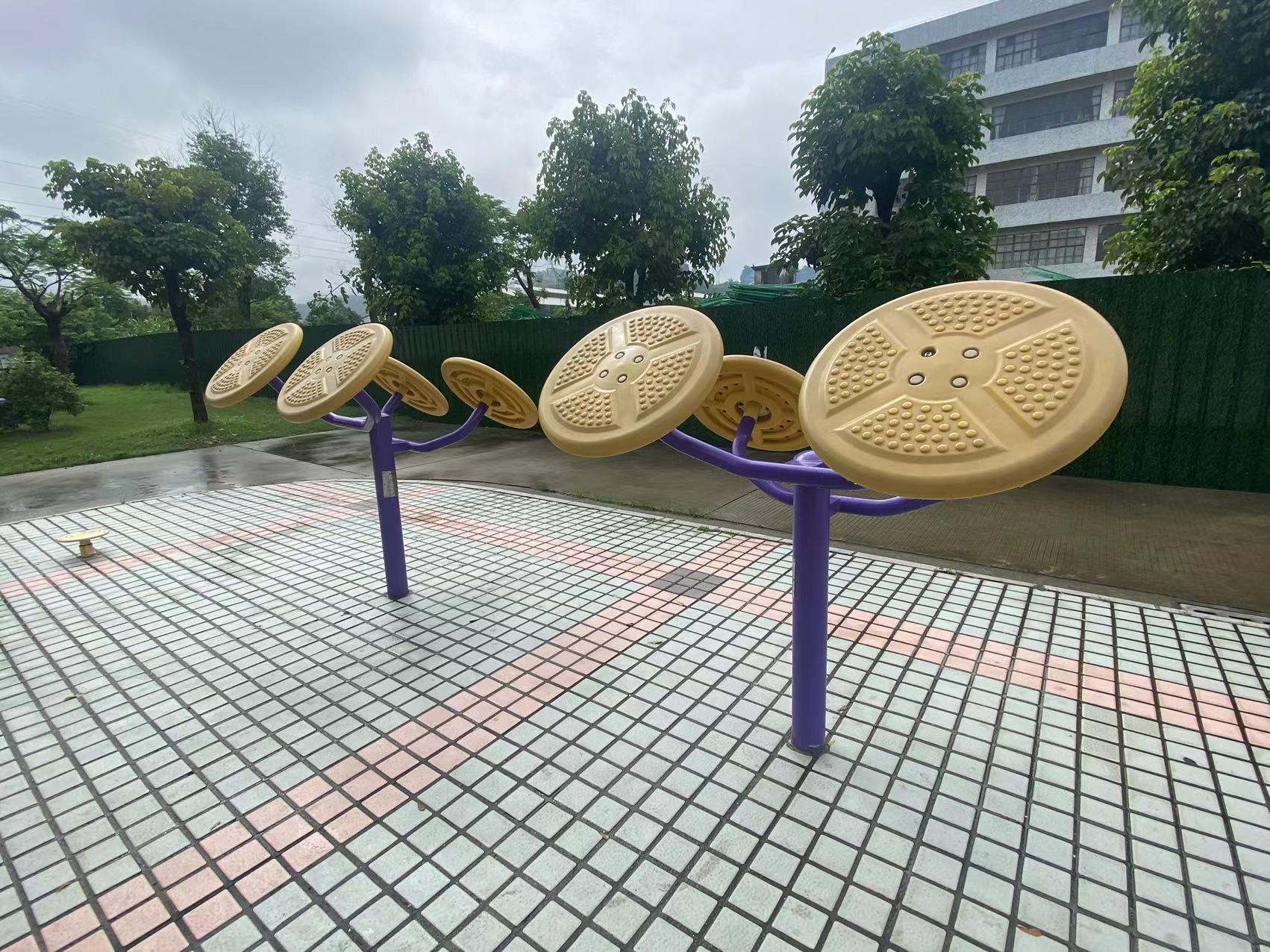 太极揉推器 板芙镇白溪村体育公园硅PU球场项目(图3)