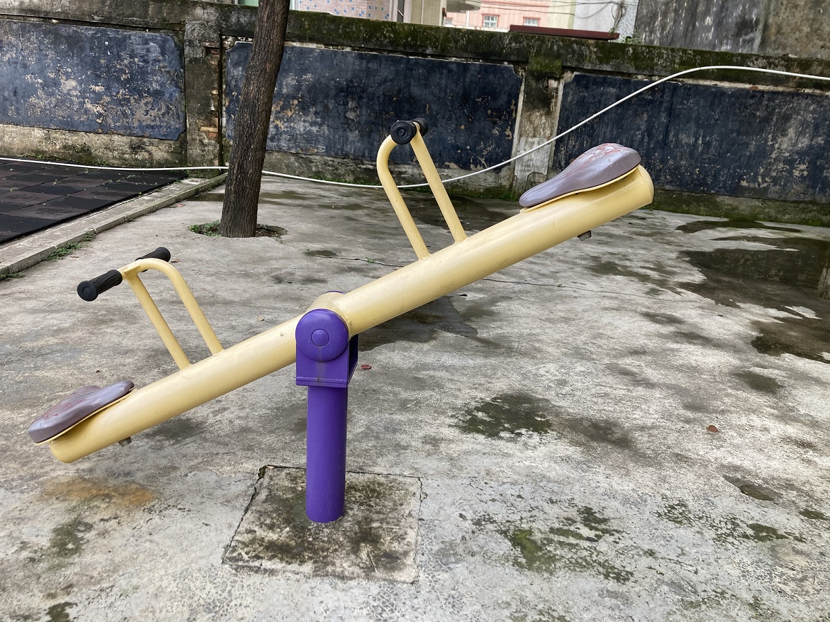 板芙镇板芙村综合文化服务中心健身路径硅PU球场项目(图3)