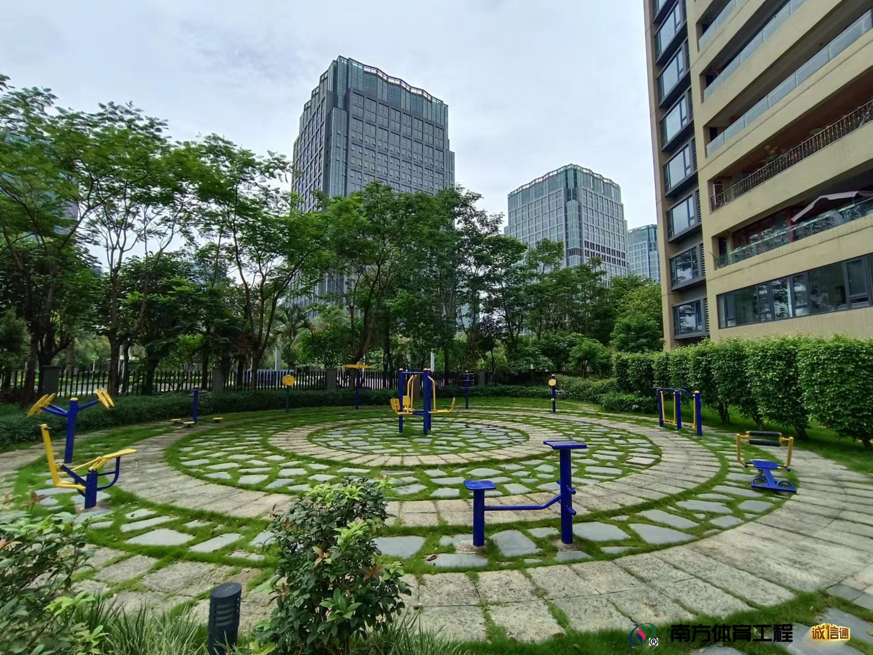 广东省佛山市禅城区张槎街道智城社区居委会悦海湾小区硅PU球场