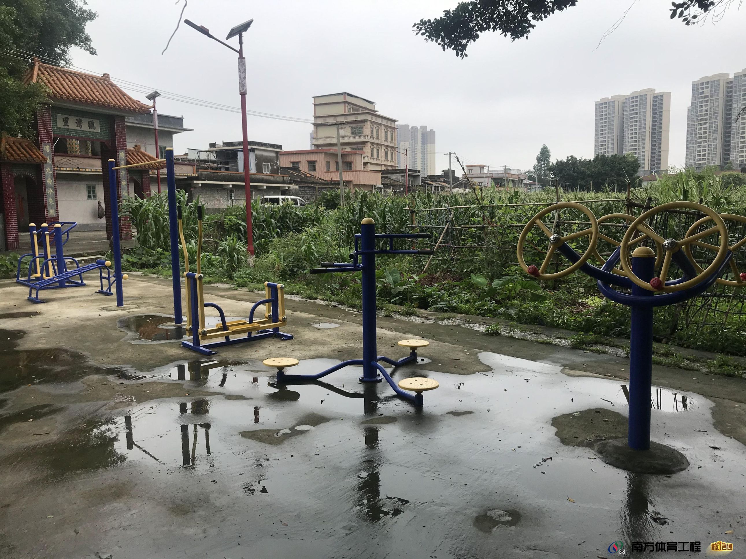 广东省江门市开平市三埠街道迳头社区居委会三埠街道迳头居委会鹤湾村硅PU球场